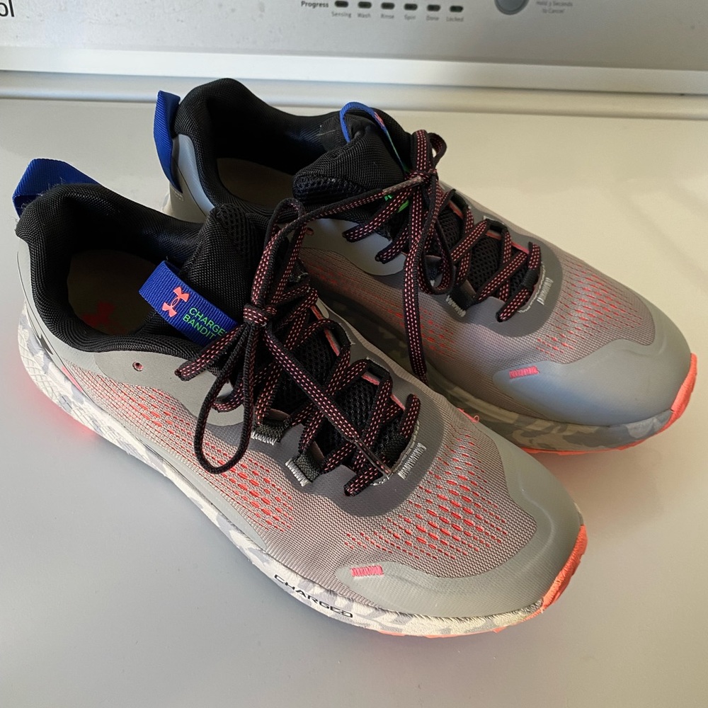 Women’s under armour tennis shoes